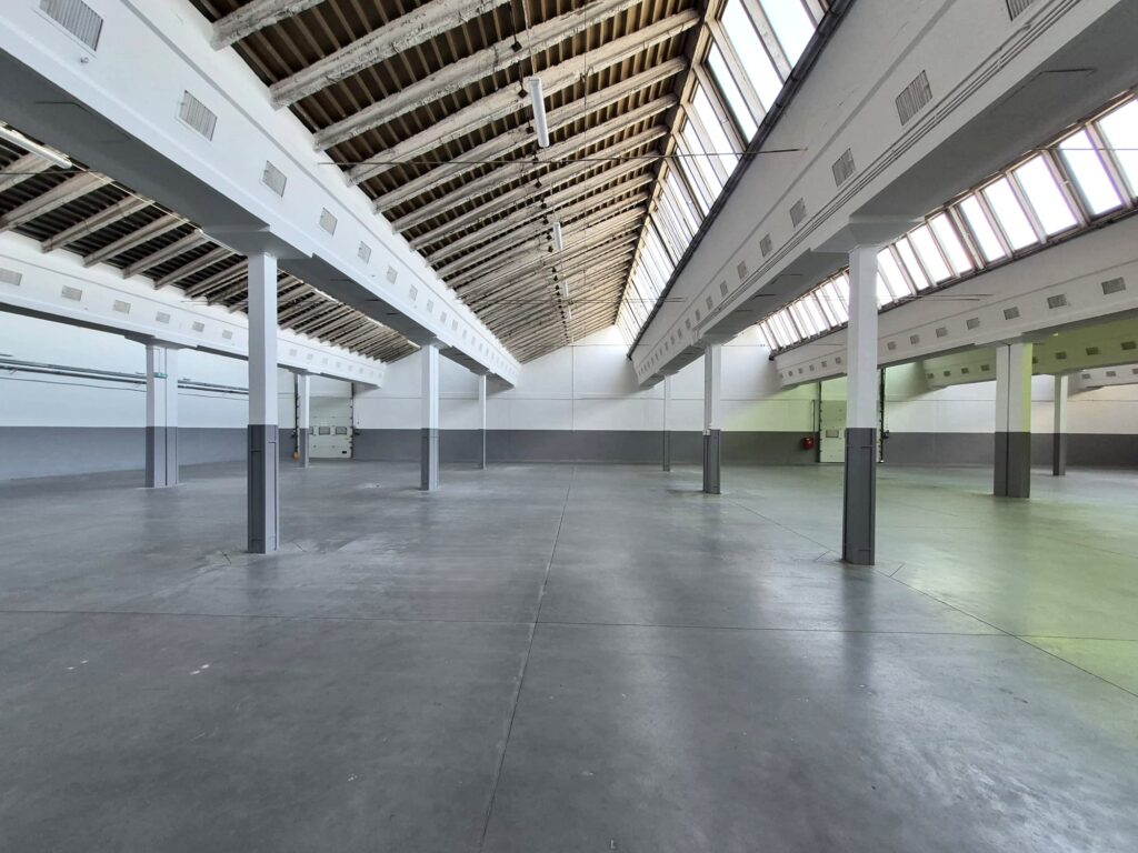 Na wynajem powierzchnia pod małą produkcję lub magazyn – 1366 m²